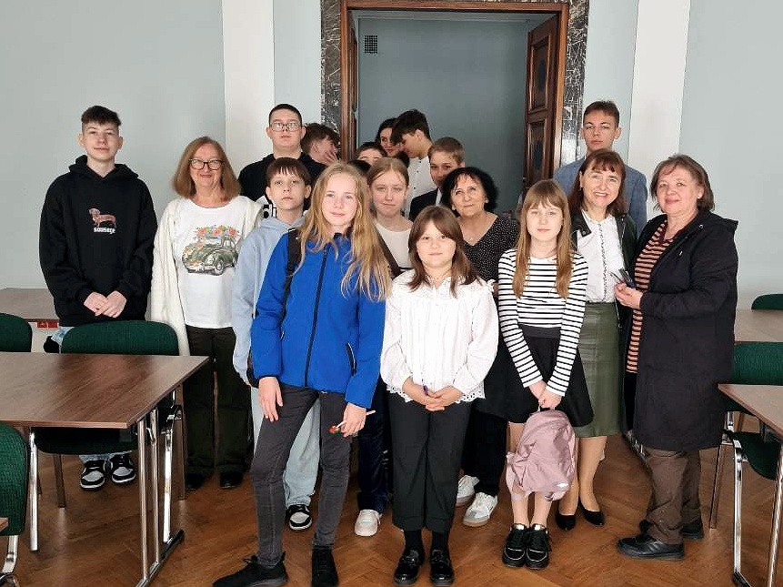 Uczestnicy eliminacji wraz z opiekunami przed konkursem